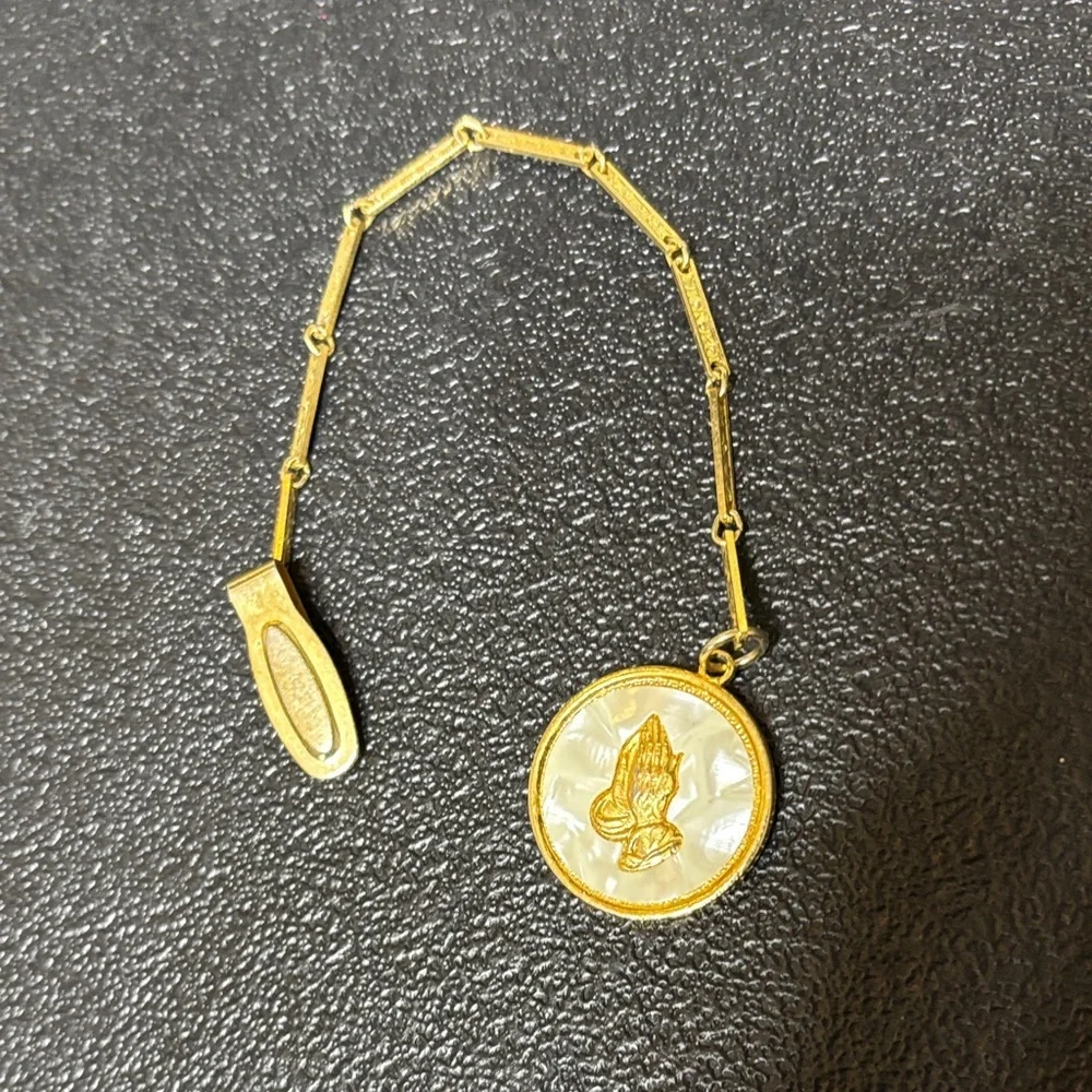 Prayer Hands Vest Clip Mother Of Pearl
